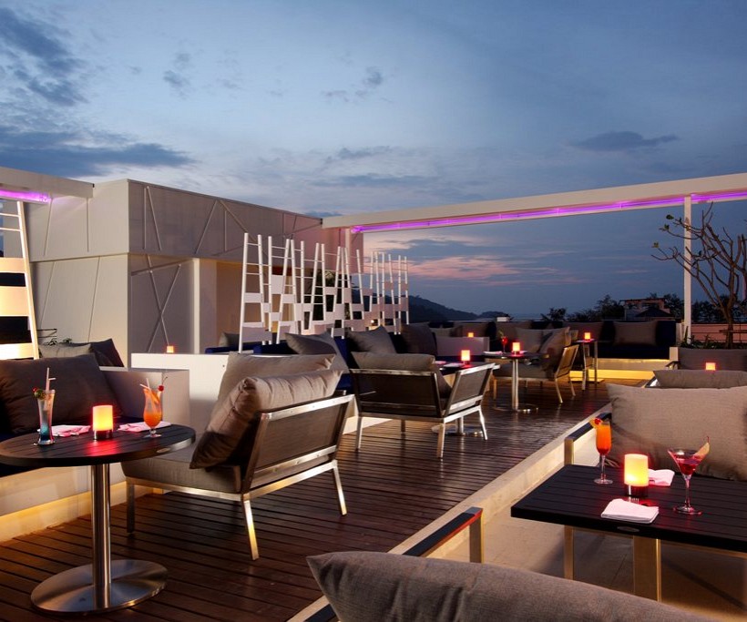 Air Rooftop Bar & Lounge