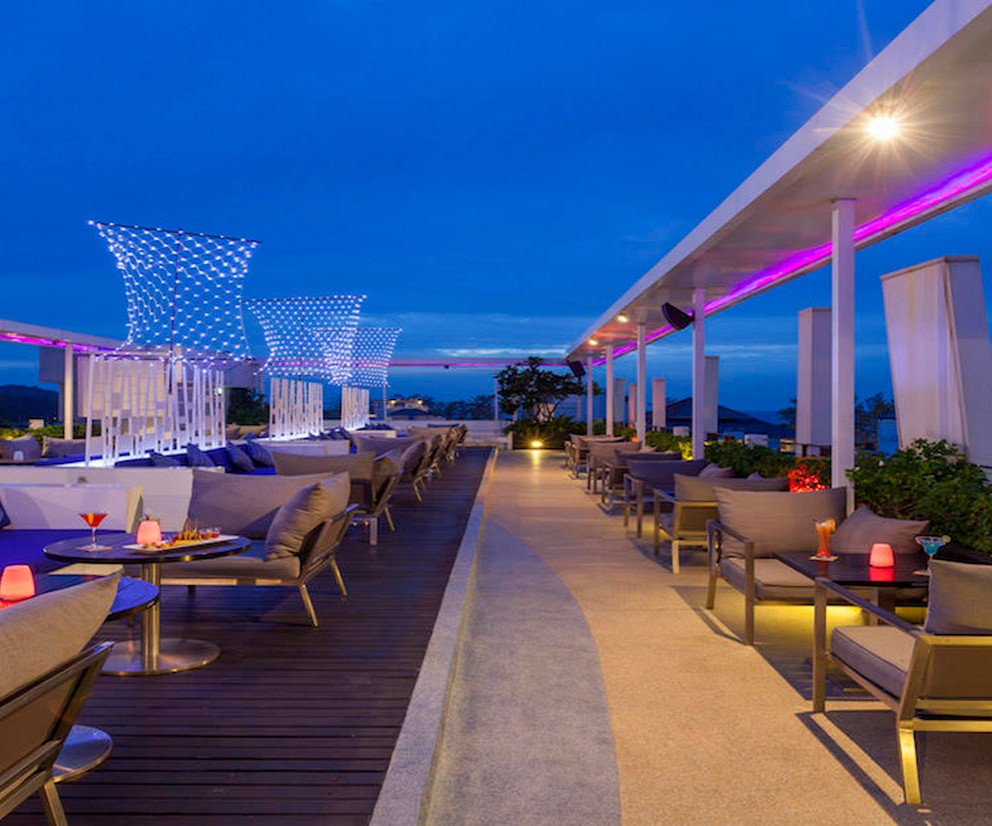 Air Rooftop Bar & Lounge